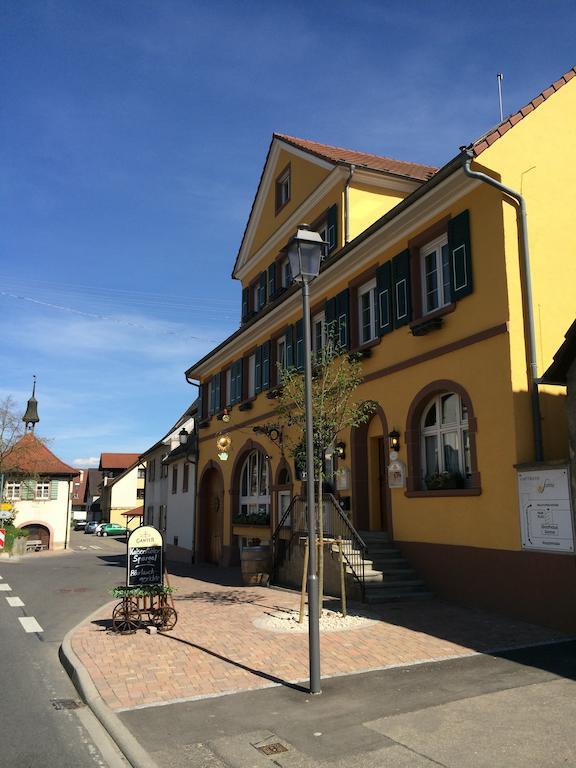 Weinhotel / Gasthaus Zur Sonne Ihringen Buitenkant foto