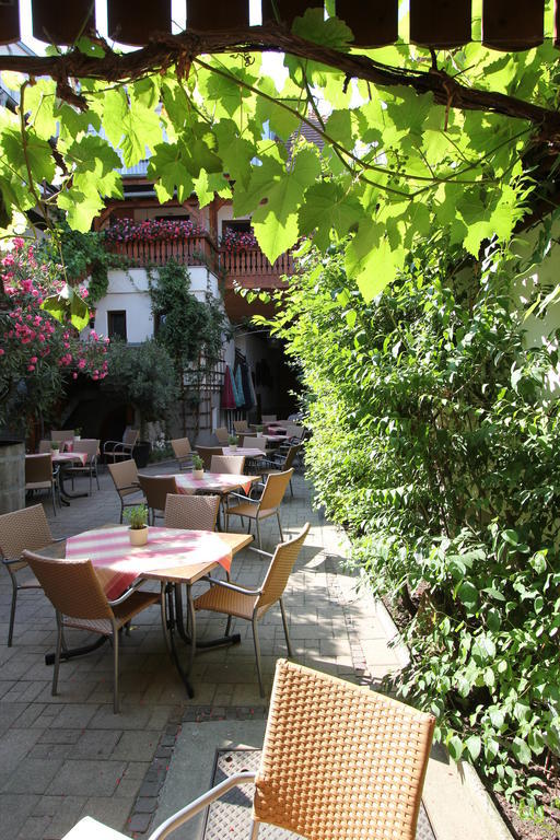 Weinhotel / Gasthaus Zur Sonne Ihringen Buitenkant foto