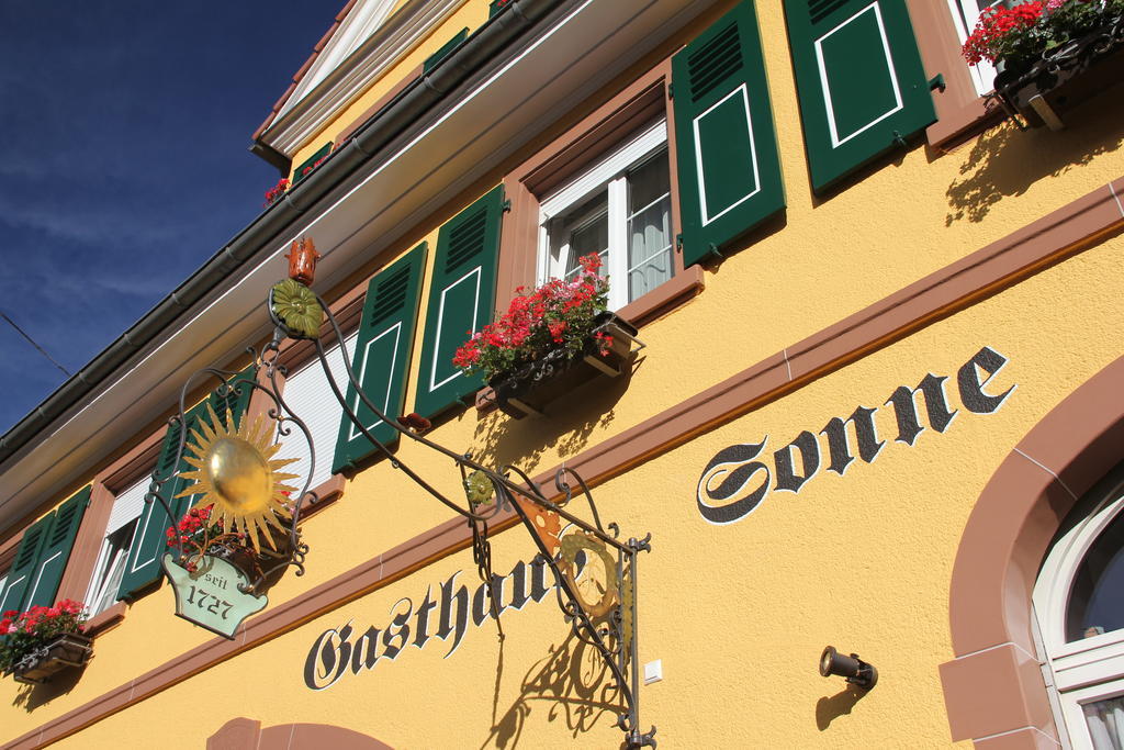 Weinhotel / Gasthaus Zur Sonne Ihringen Buitenkant foto